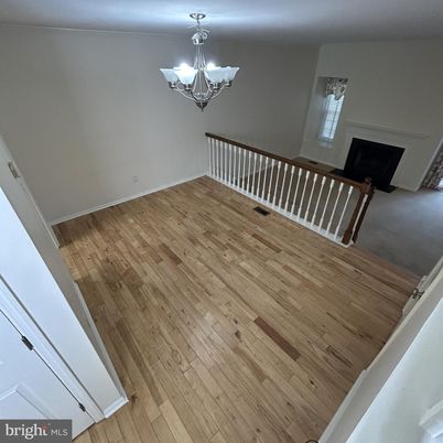 Chandelier, Empty room, Interior, Wood Texture Flooring