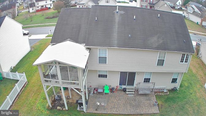 Exterior, Drone