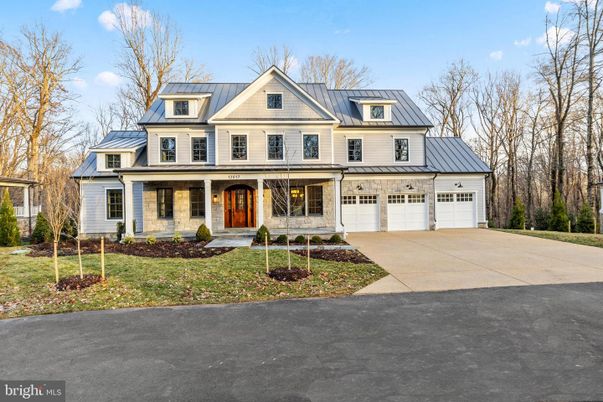 Attached, Exterior, Facade, Farmhouse
