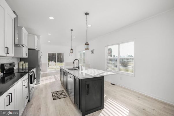 Interior, Kitchen, Pendant Lights, Recessed Lighting, Wood Texture Flooring