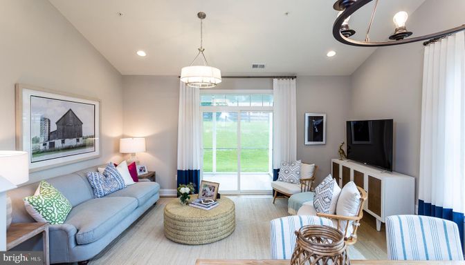 Interior, Living room, Pendant Lights, Recessed Lighting