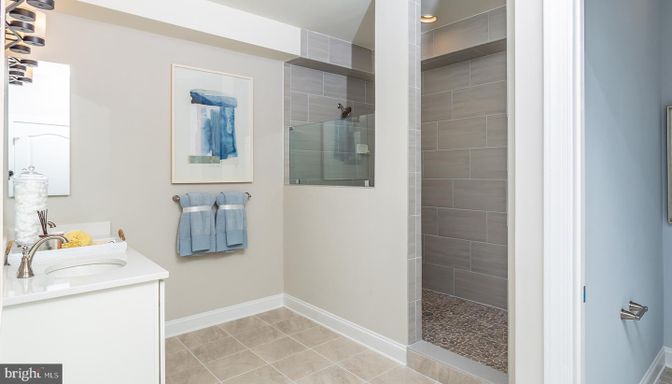 Bathroom, Interior, Recessed Lighting