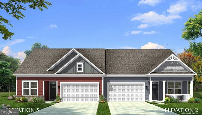Attached, Exterior, Facade, Ranch