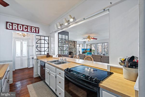 Fireplace, Interior, Kitchen, Wood Texture Flooring