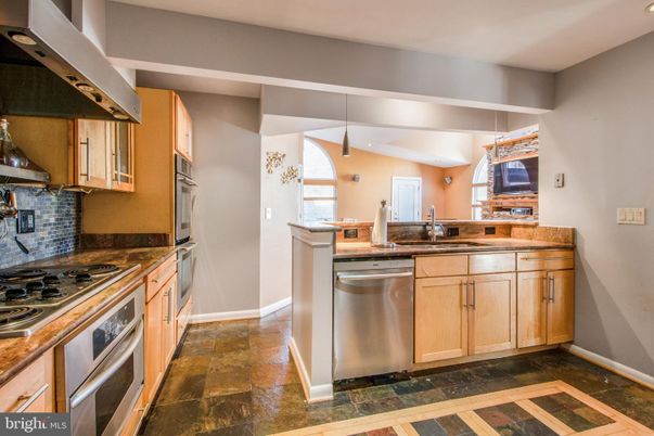 Interior, Kitchen, Pendant Lights, Stainless Steel Appliances