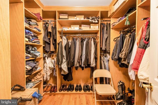Interior, Walk-in Closets, Wood Texture Flooring