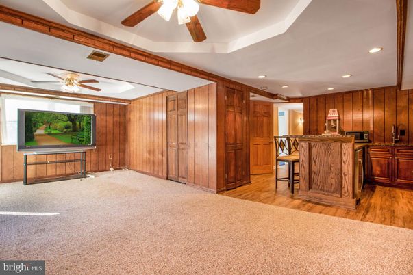 Empty room, Interior, Recessed Lighting, Wood Texture Flooring, Wooden Walls