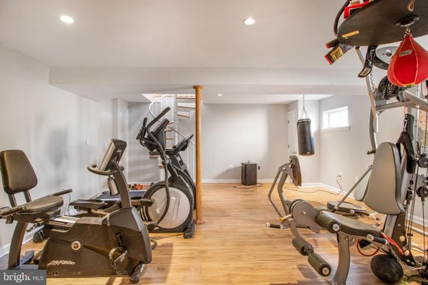 Fitness Equipment, Interior, Recessed Lighting, Wood Texture Flooring