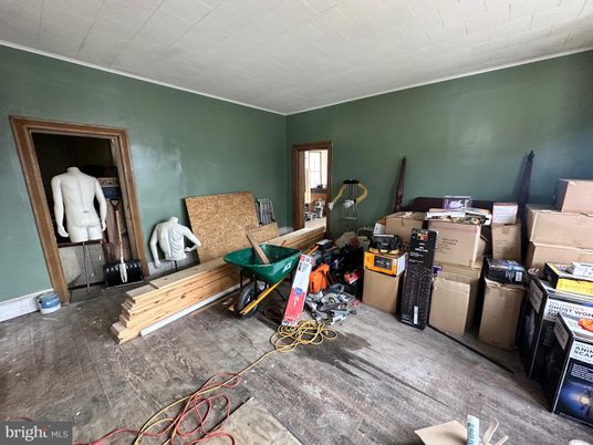 Interior, Washer, Wood Texture Flooring