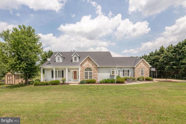 Backyard, Exterior, Facade, Brick Facade, Cape Cod
