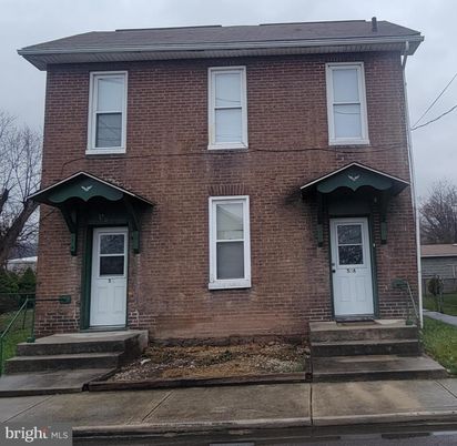 Exterior, Facade, Brick Facade, Georgian