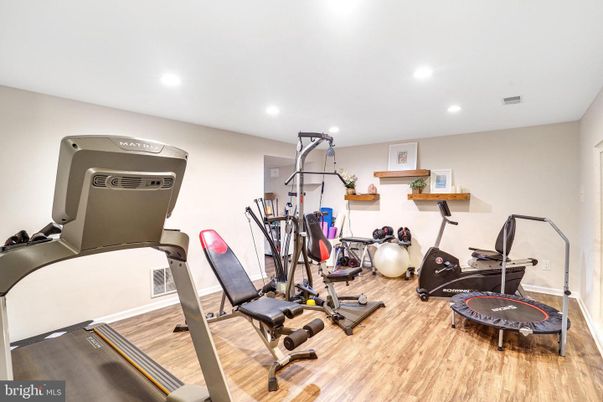 Fitness Equipment, Interior, Recessed Lighting, Wood Texture Flooring
