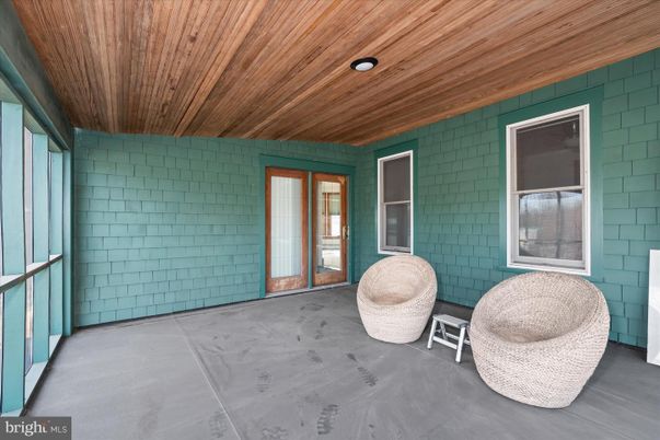 Empty room, Interior, Wooden Ceilings