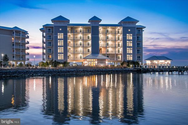 Exterior, Facade, Lake, Condo Building