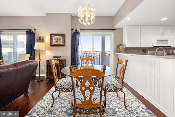 Dining room, Interior, Kitchen, Recessed Lighting, Wood Texture Flooring