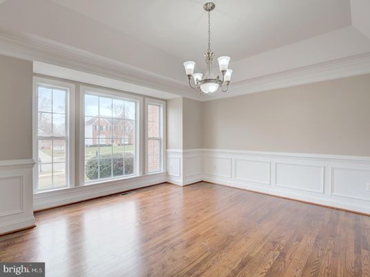 Chandelier, Empty room, Interior, Wood Texture Flooring