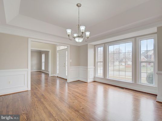 Chandelier, Empty room, Interior, Wood Texture Flooring