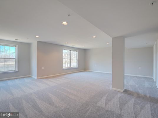 Empty room, Interior, Recessed Lighting