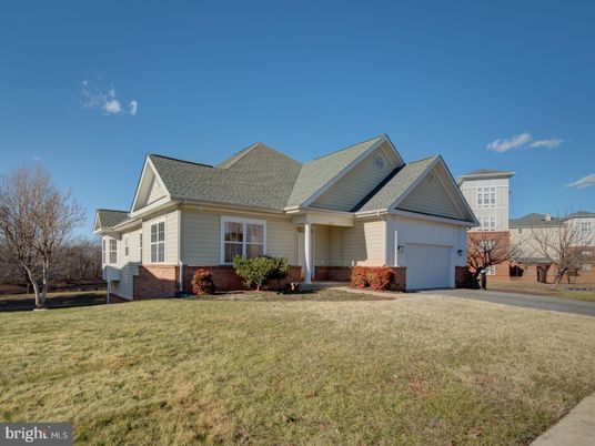 Attached, Exterior, Facade, Farmhouse