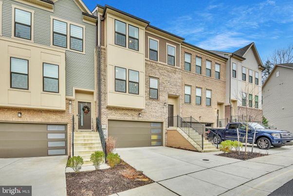 Attached, Exterior, Facade, Brick Facade, Rowhouse