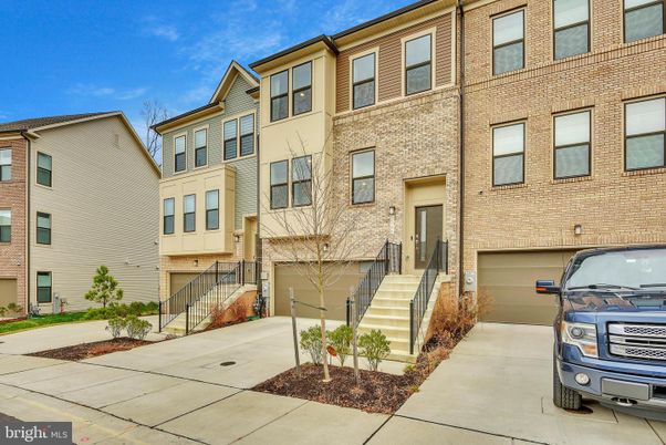Attached, Exterior, Facade, Brick Facade, Rowhouse