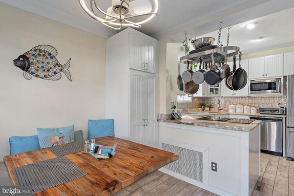 Dining room, Interior, Kitchen, Recessed Lighting, Stainless Steel Appliances