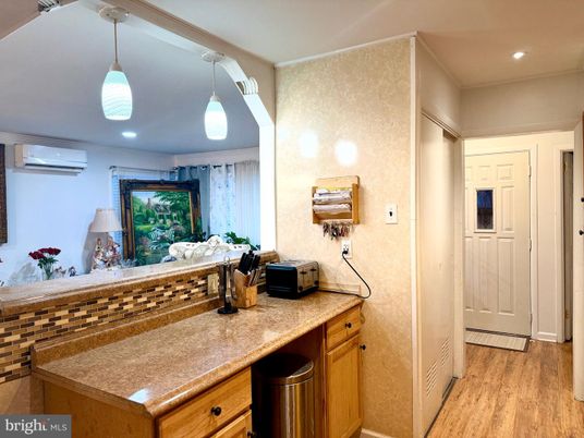Interior, Pendant Lights, Recessed Lighting, Wood Texture Flooring