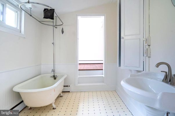 Bathroom, Free Standing Baths, Interior