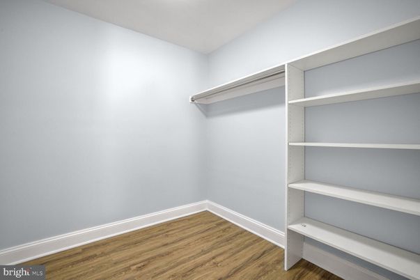 Interior, Walk-in Closets, Wood Texture Flooring