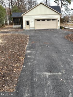 Detached Garage, Exterior