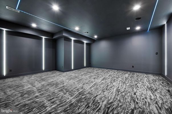 Empty room, Interior, Recessed Lighting