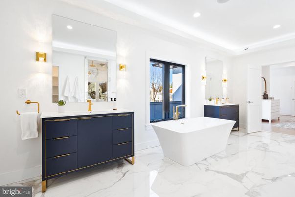 Bathroom, Dual Sink Vanities, Free Standing Baths, Interior, Marble, Recessed Lighting