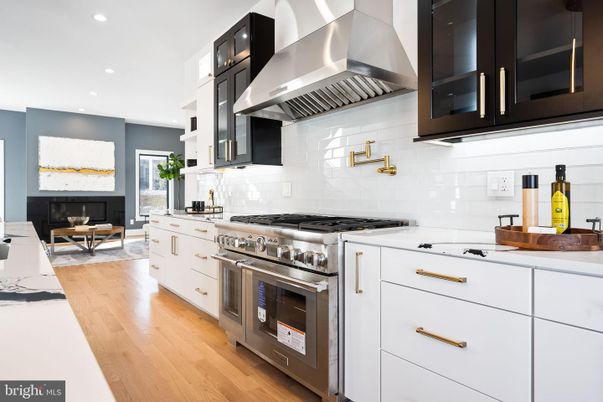 Dining room, Interior, Kitchen, Recessed Lighting, Stainless Steel Appliances, Wood Texture Flooring