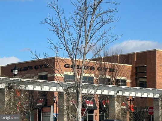 Exterior, Facade, Brick Facade, Modern