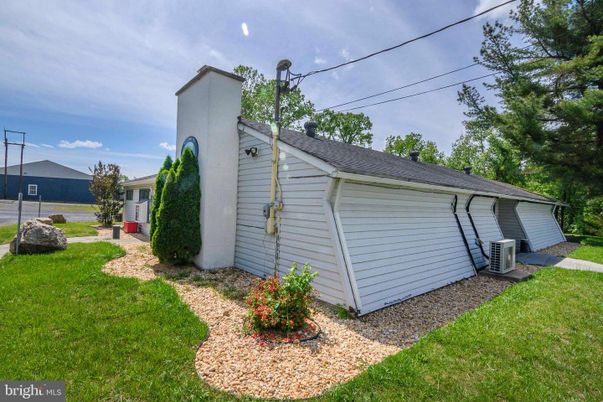Backyard, Detached Garage, Exterior