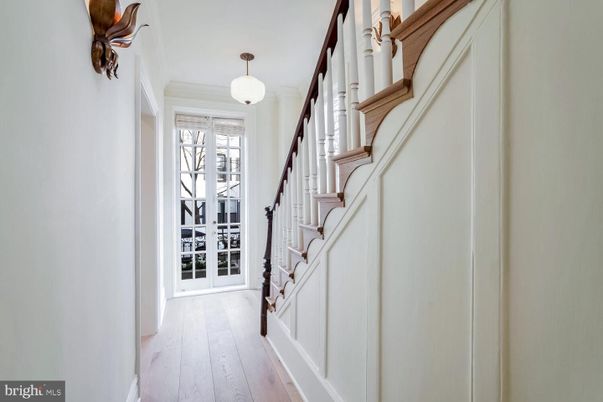 Interior, Pendant Lights, Wood Texture Flooring