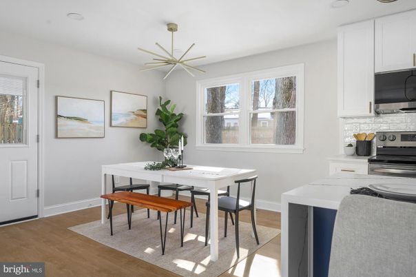 Dining room, Interior, Kitchen, Recessed Lighting, Wood Texture Flooring