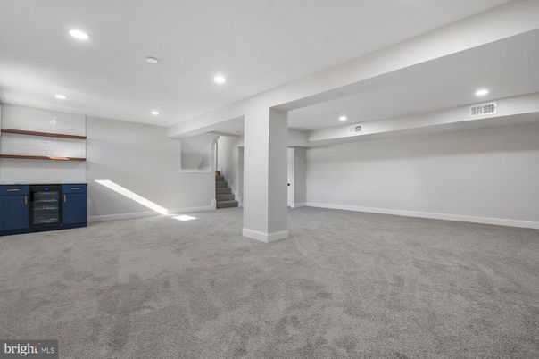 Empty room, Interior, Recessed Lighting