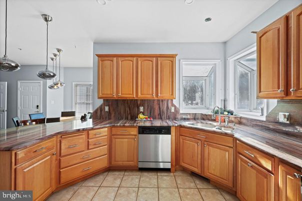 Dining room, Interior, Kitchen, Pendant Lights, Recessed Lighting, Stainless Steel Appliances