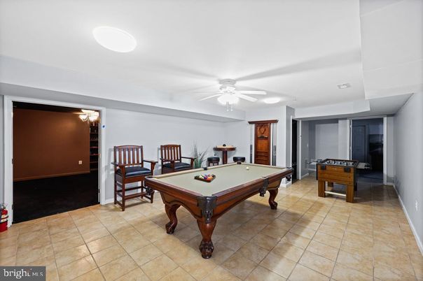 Billiard Table, Game Room, Interior