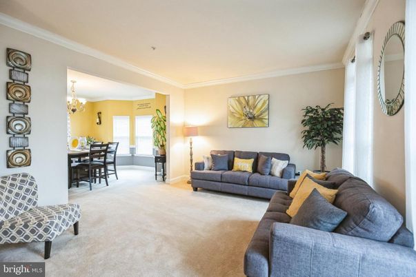 Chandelier, Dining room, Interior, Living room