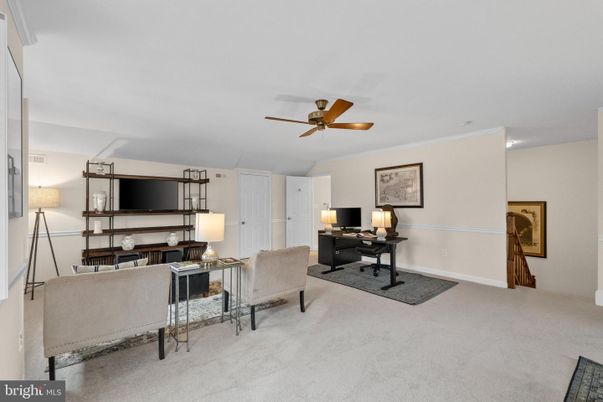 Home Office, Interior