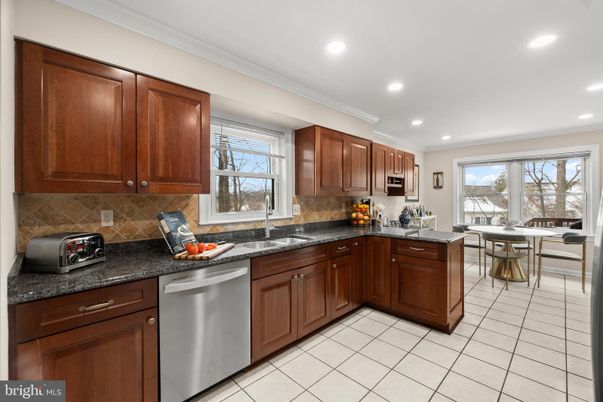 Dining room, Interior, Kitchen, Recessed Lighting