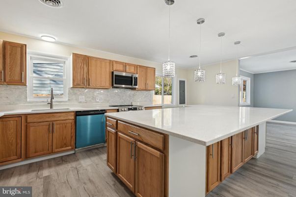 Interior, Kitchen, Pendant Lights, Wood Texture Flooring