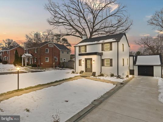 Detached Garage, Exterior, Facade, Brick Facade, Georgian
