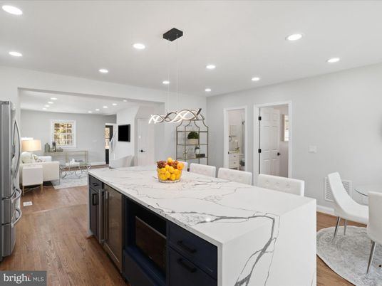 Dining room, Interior, Kitchen, Living room, Pendant Lights, Recessed Lighting, Wood Texture Flooring