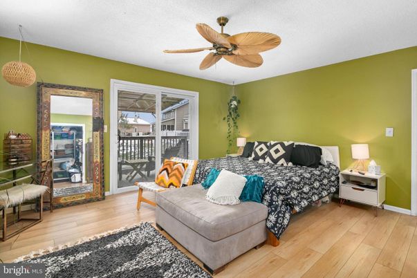 Bedroom, Interior, Pendant Lights, Wood Texture Flooring