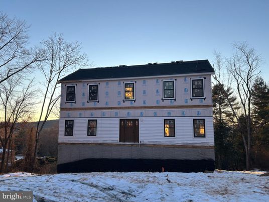 Exterior, Facade, Georgian