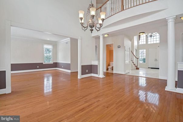 Chandelier, Empty room, Interior, Wood Texture Flooring