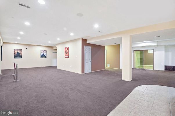 Empty room, Interior, Recessed Lighting